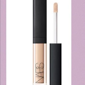 NARS mini "vanilla/light 2" radiant creamy concealer.